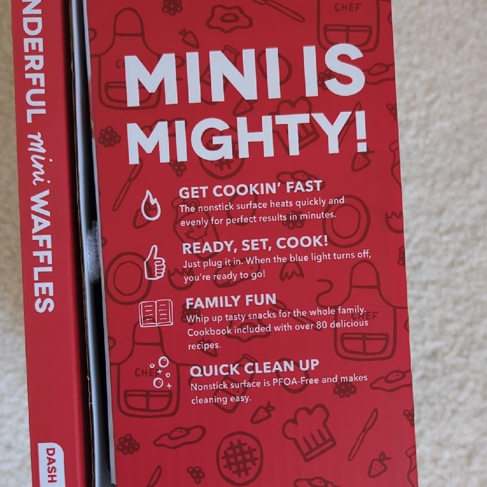Dash Gingerbread Mini Waffle Maker Gift Set - Picture 4 of 9
